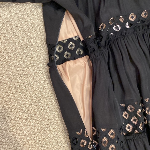 NWT cinq a sept Black Dress w/ tan lining. - Picture 10 of 12